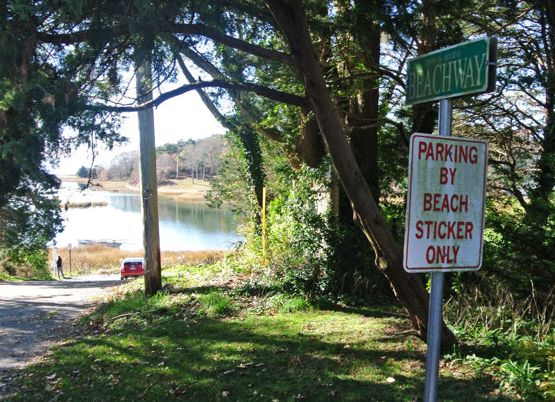 beachway to Squeteague Harbor Beach in Cataumet