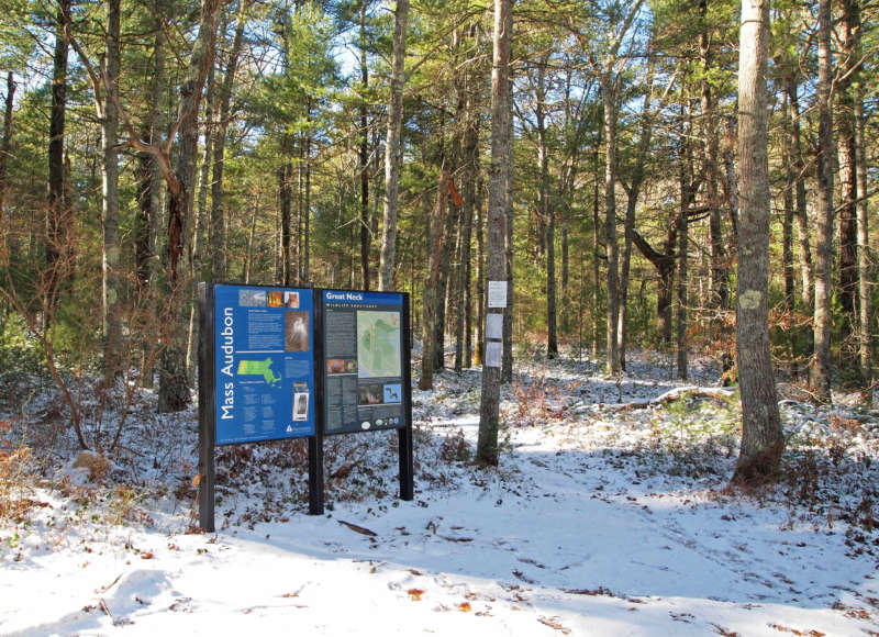 entrance to trail at Great Neck Wildlife Sanctuary