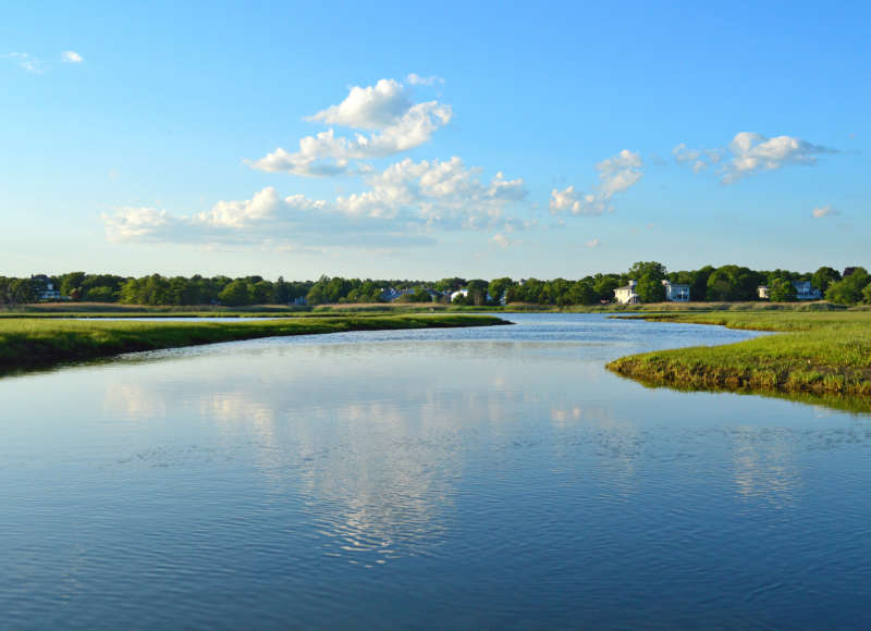 houses on Eel Pond in Mattapoisett