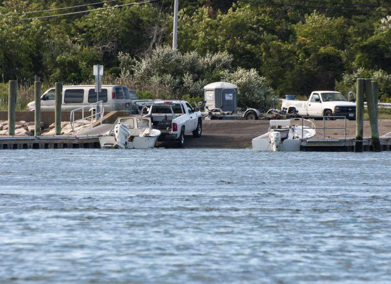 boats launching at Westport River boat ramp